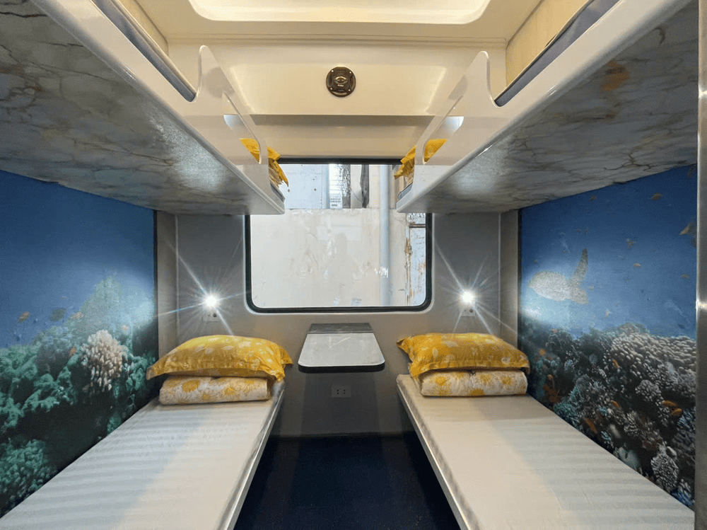 Compartments with 4 berths, two upper and two lower, with thicker mattresses and lockable doors (Source: Fanpage of Vietnam Railway)